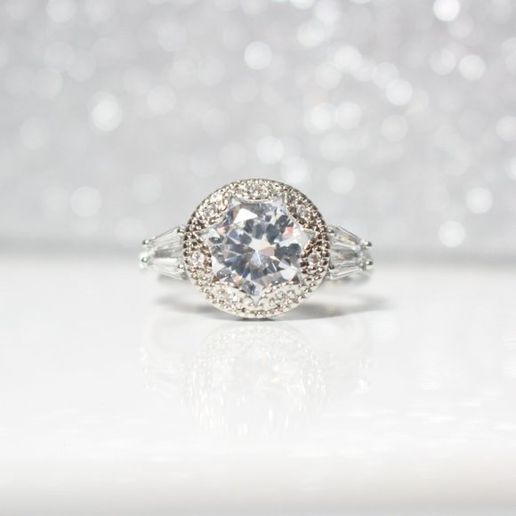 Jewelry - 🌸Sterling Silver Solitaire Halo Victorian Antique Diamond Ring  Size 7